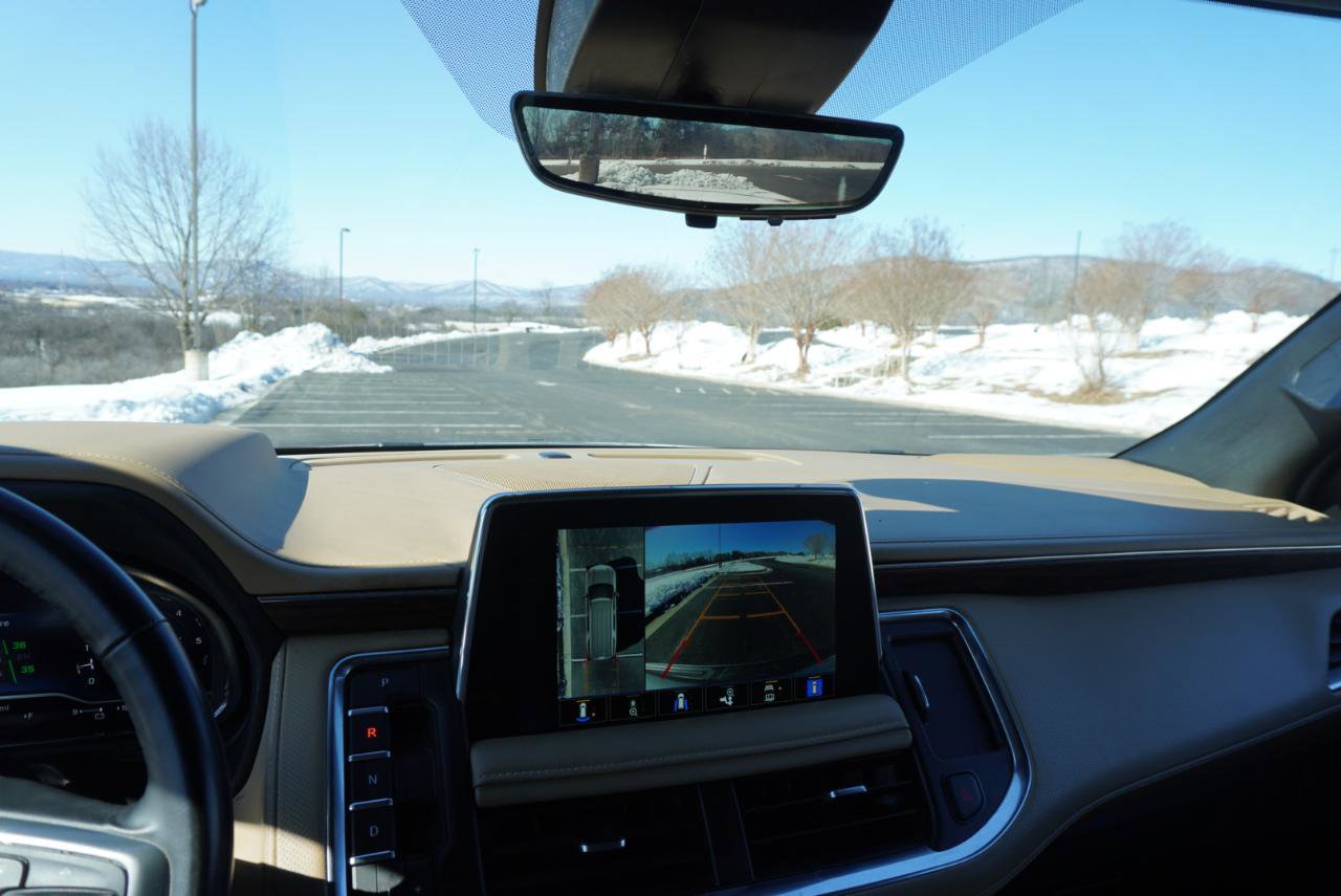 Used 2023 Chevrolet Suburban Premier image 27