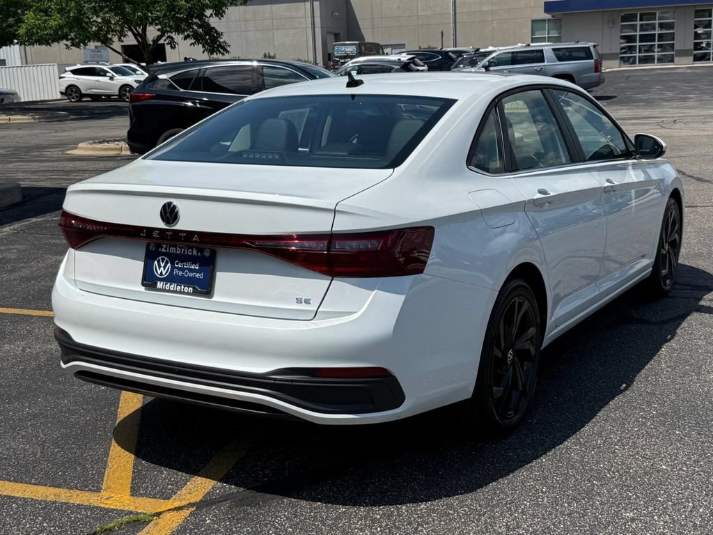 Used 2025 Volkswagen Jetta SE FWD image 3