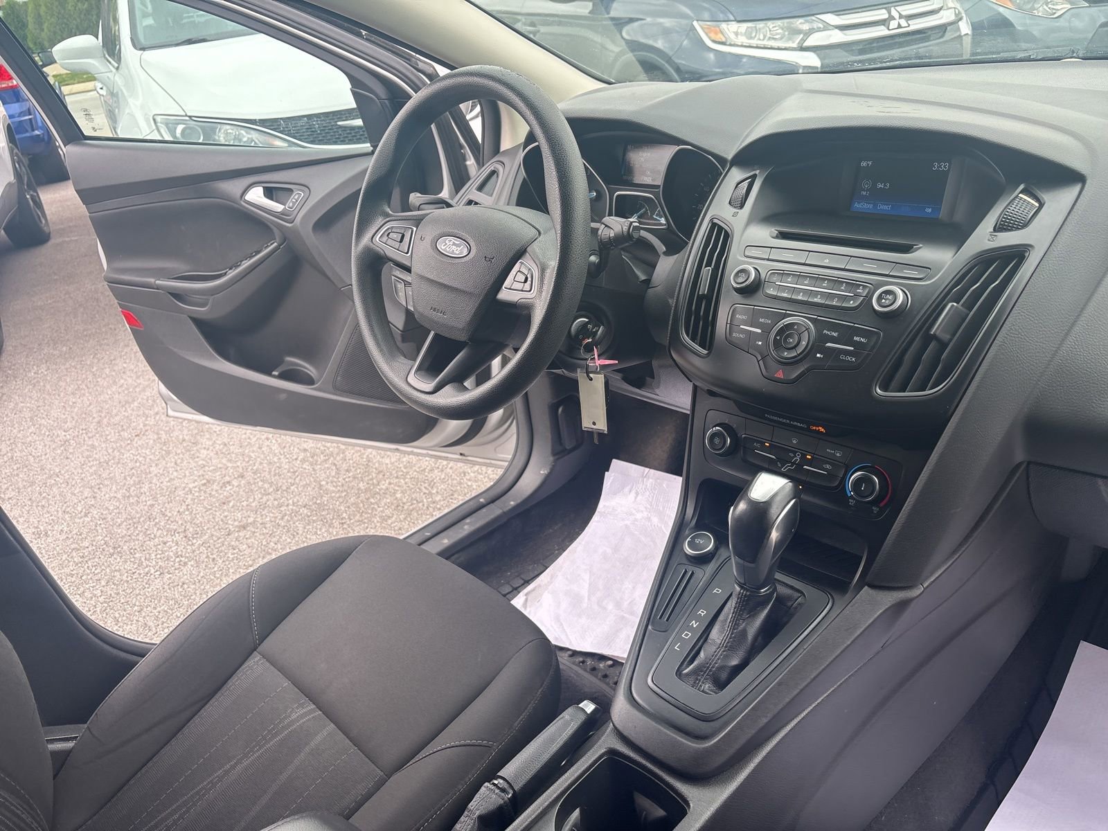 Used 2015 Ford Focus SE FWD image 19