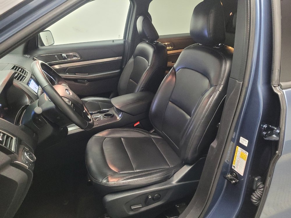 Used 2019 Ford Explorer XLT w/ Equipment Group 202A image 17