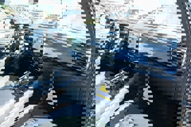 New 2026 Volkswagen Atlas Cross Sport SE image 38