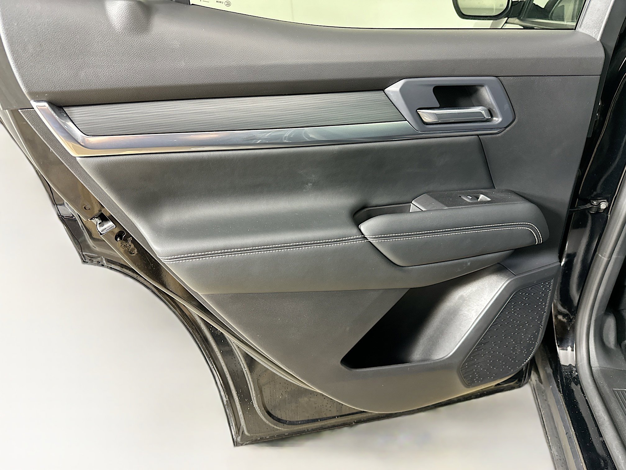 Used 2025 GMC Terrain Elevation image 26