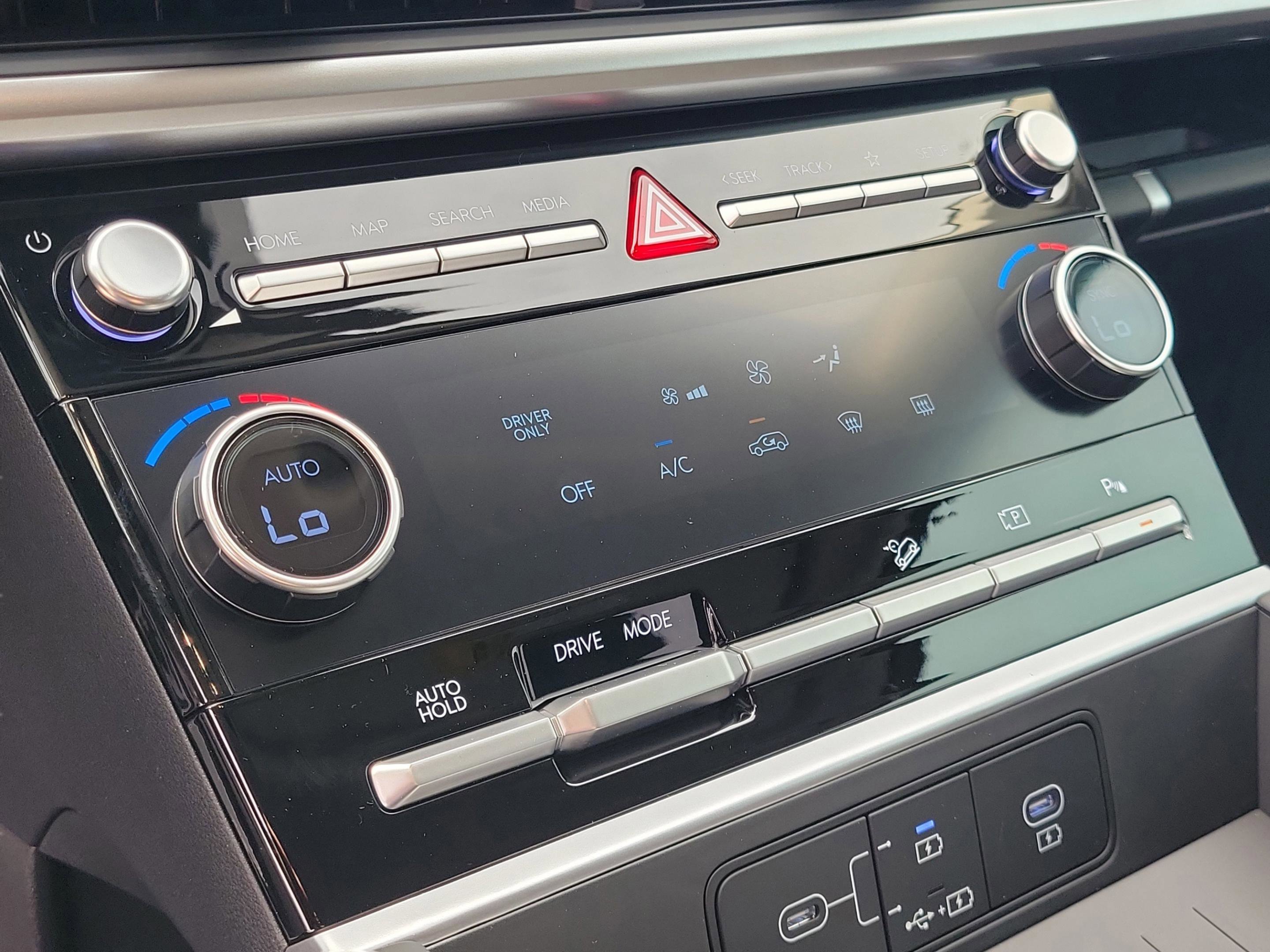 New 2026 Hyundai Santa Fe SE image 30