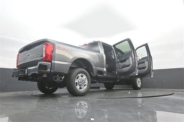 New 2026 Ford F350 XLT w/ FX4 Off-Road Package image 38