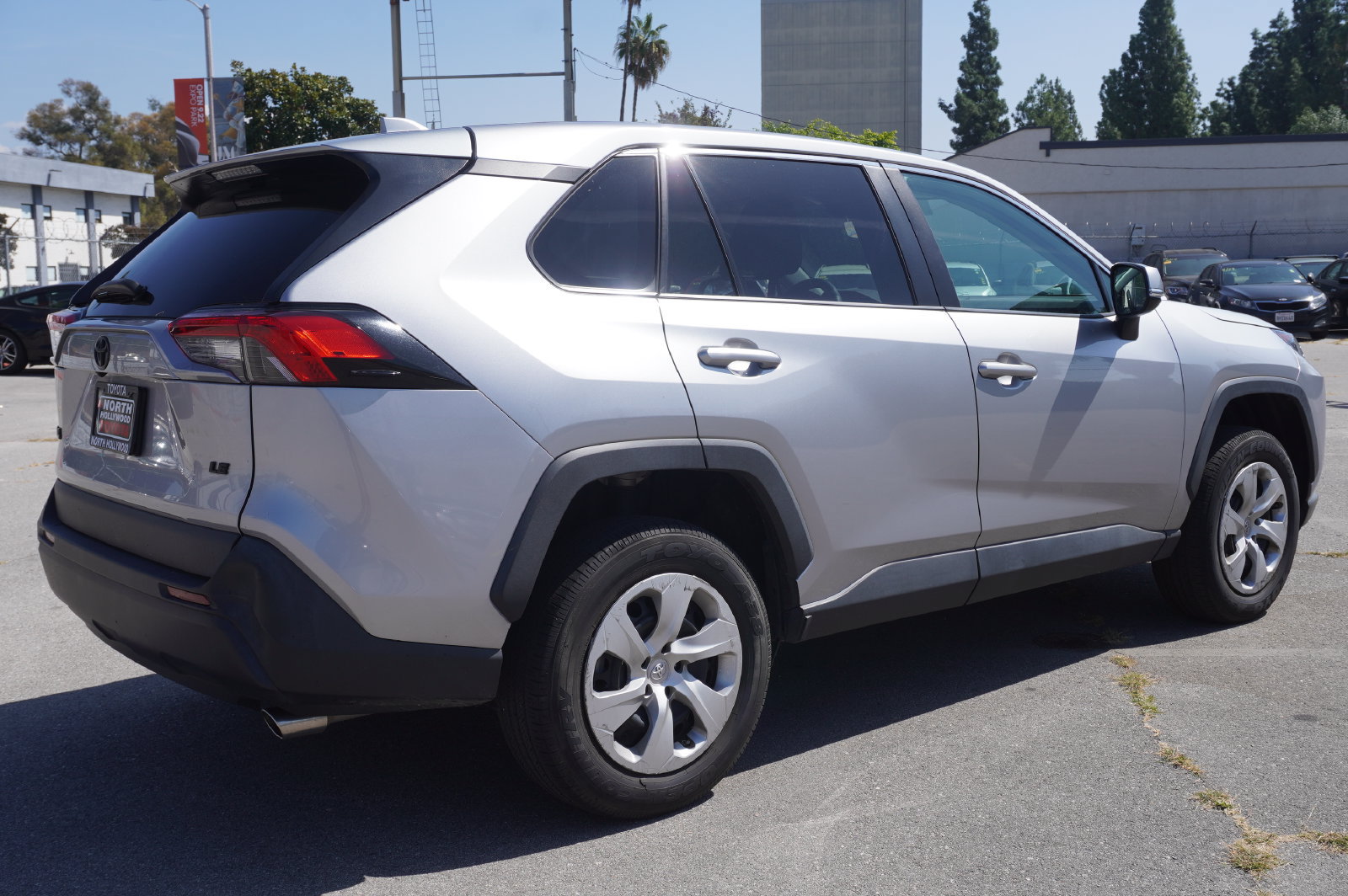 Certified 2022 Toyota RAV4 LE FWD image 6