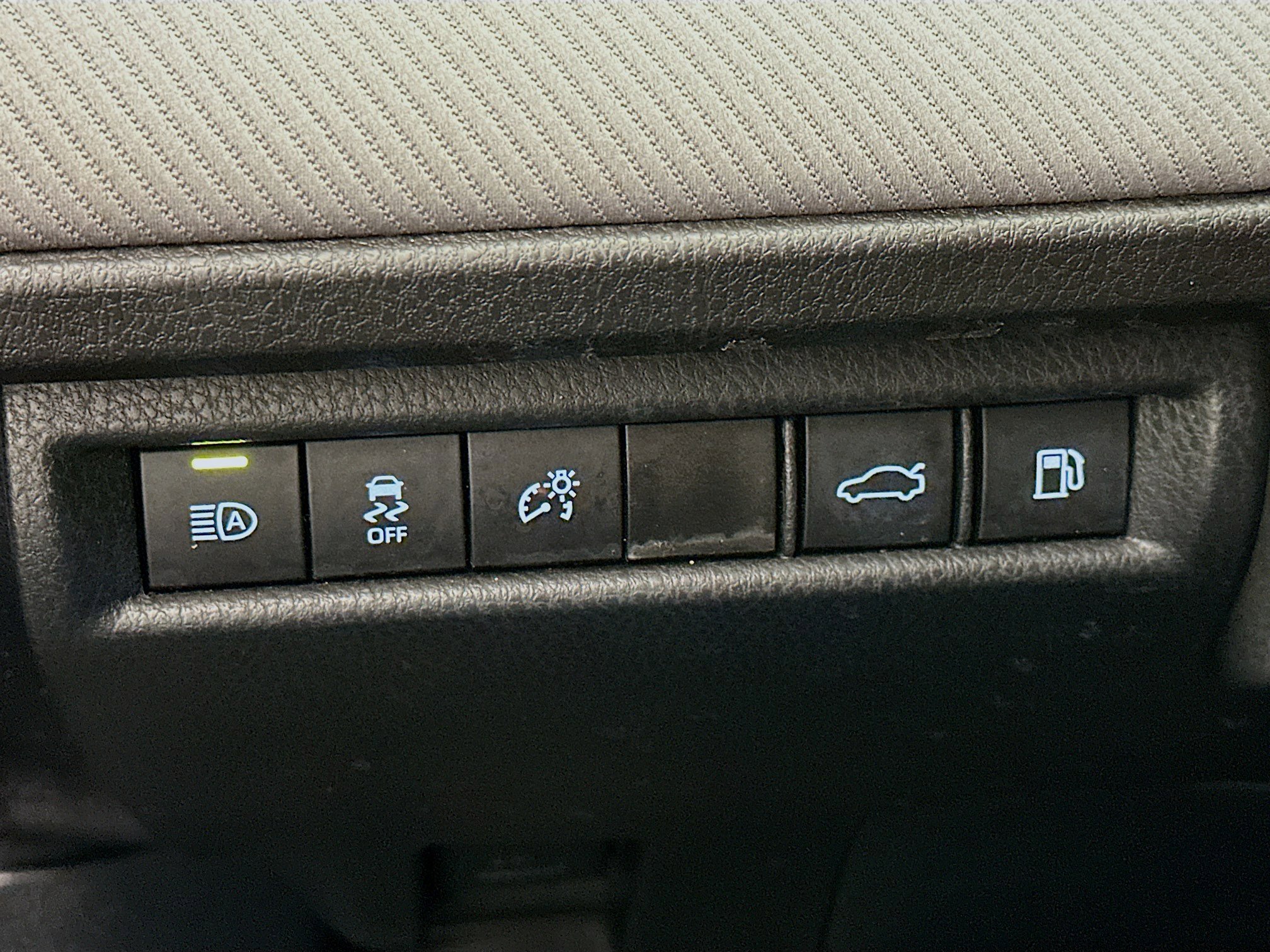 Used 2025 Toyota Camry SE FWD image 17