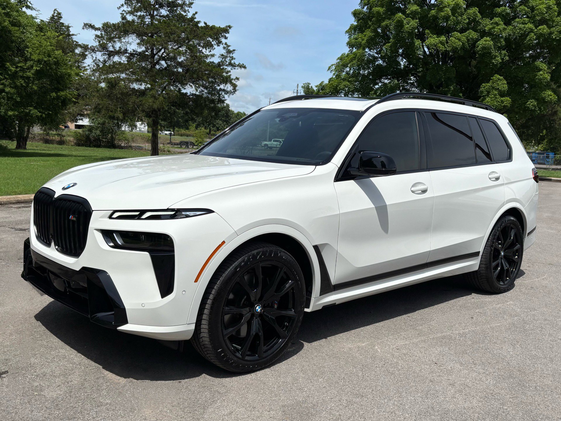 Used 2025 BMW X7 M60i AWD/4WD image 2