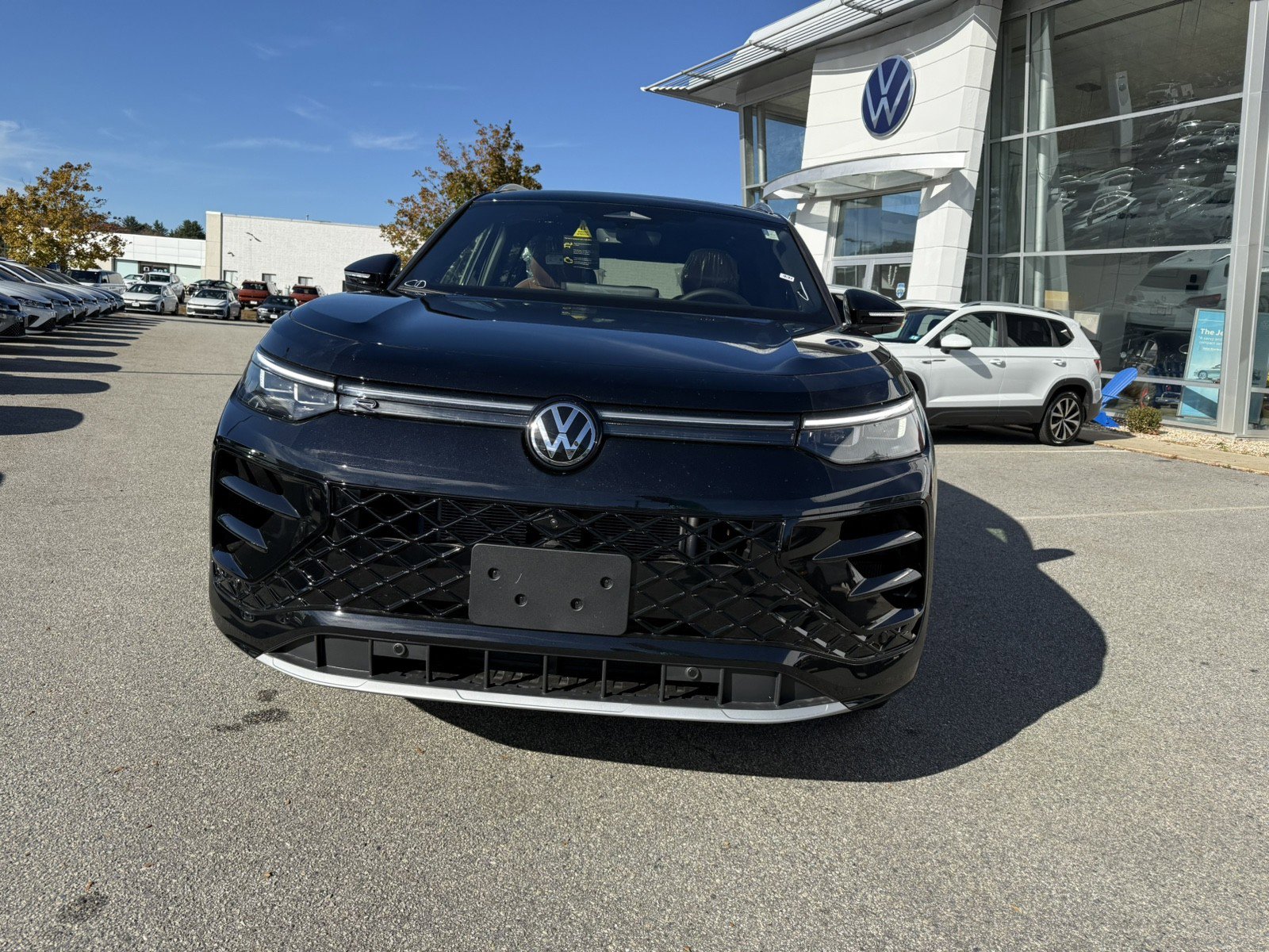 New 2026 Volkswagen Tiguan SEL R-Line image 9