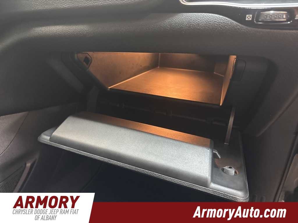 Used 2023 Jeep Cherokee Altitude Lux image 40