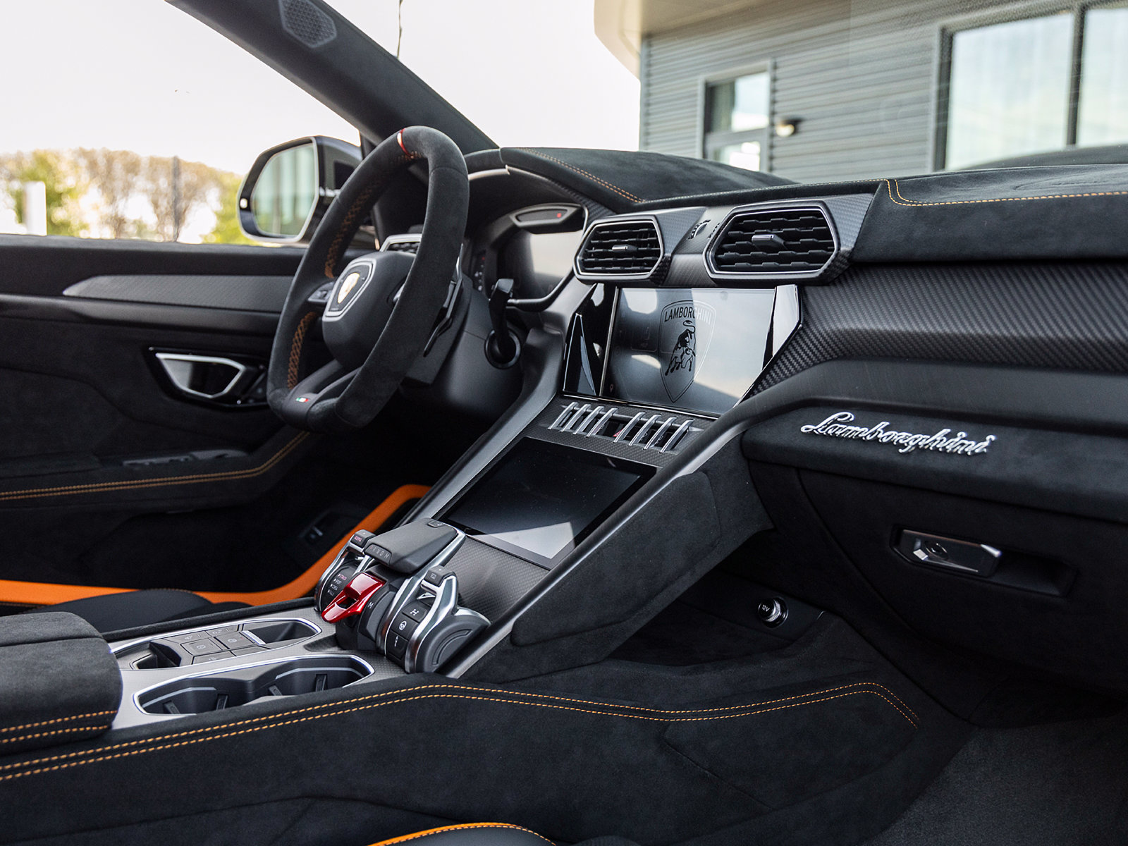 Used 2023 Lamborghini Urus Performante AWD/4WD image 58