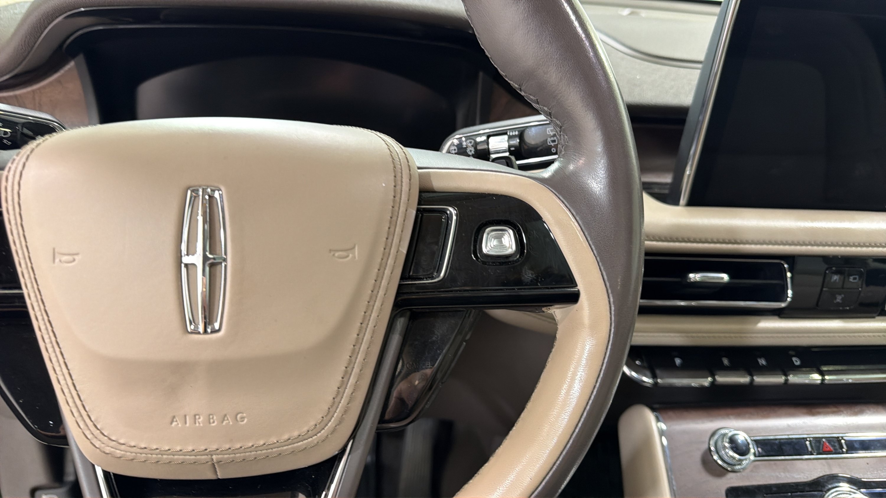 Used 2021 Lincoln Aviator Reserve w/ Elements Package Plus RWD image 14