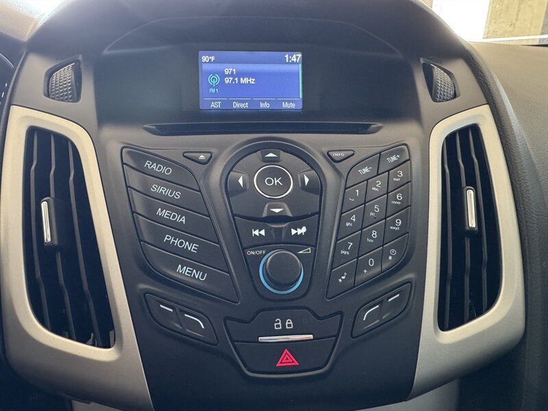 Used 2014 Ford Focus SE w/ Equipment Group 201A FWD image 22