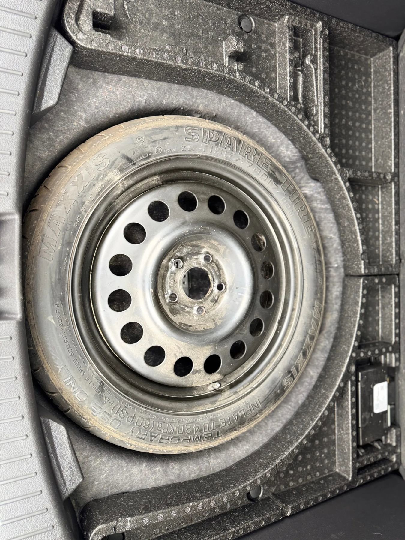 Used 2019 Ford Escape SE image 39