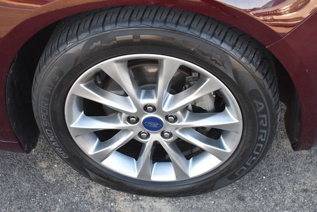 Used 2017 Ford Fusion SE w/ Fusion SE Technology Package image 11