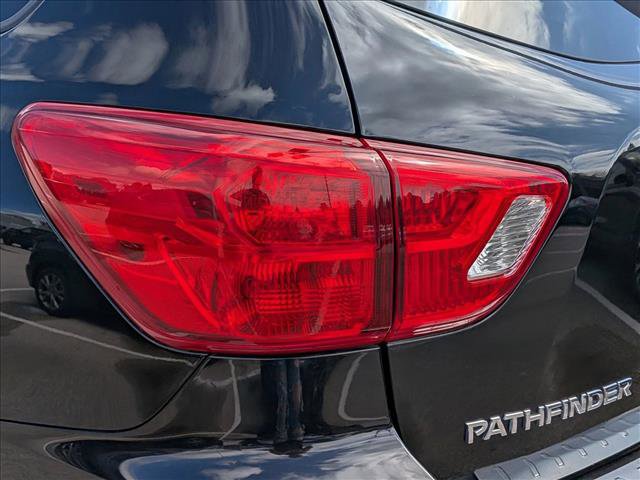 Used 2020 Nissan Pathfinder S AWD/4WD image 11