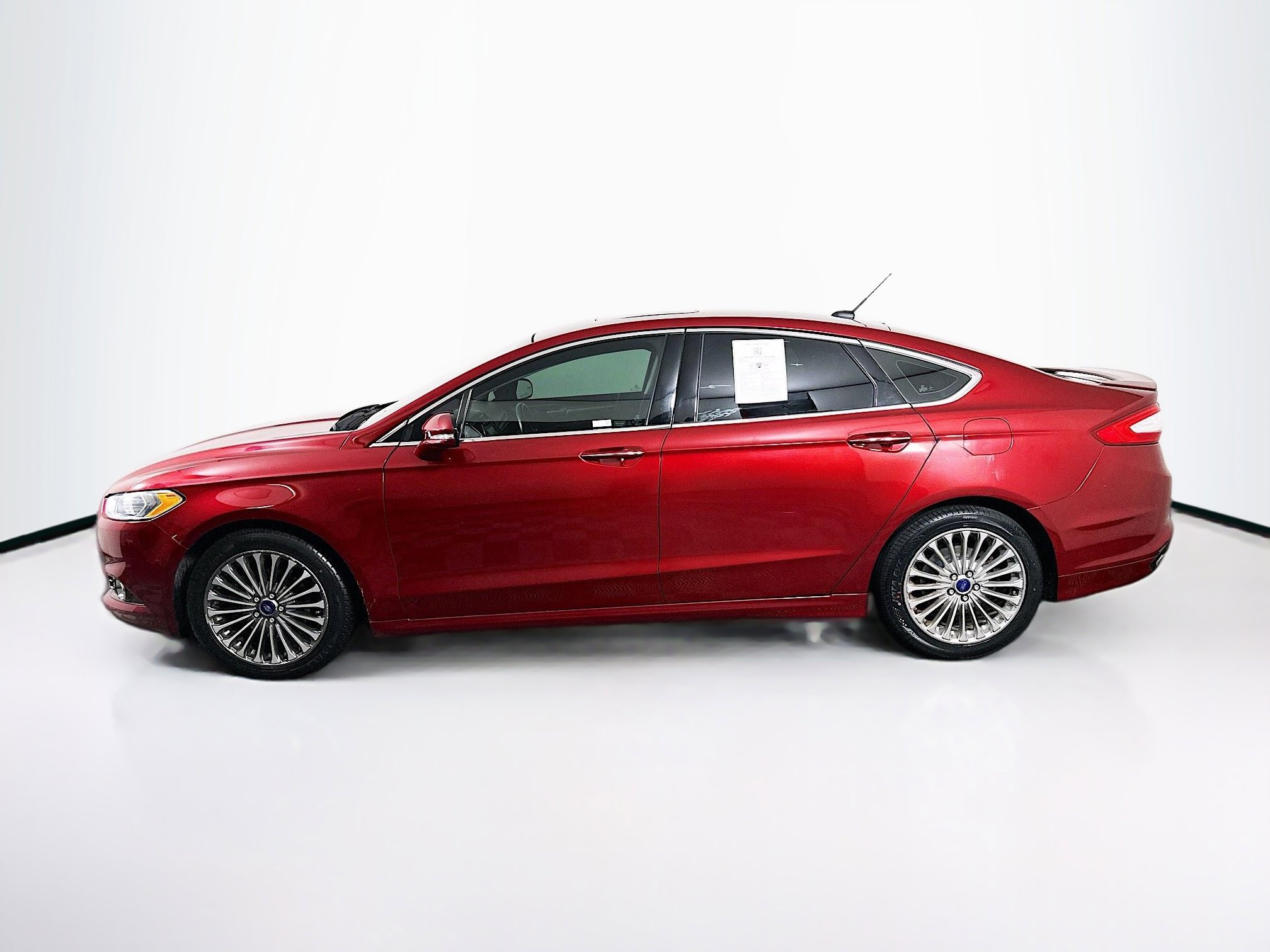 Used 2016 Ford Fusion Titanium FWD image 4
