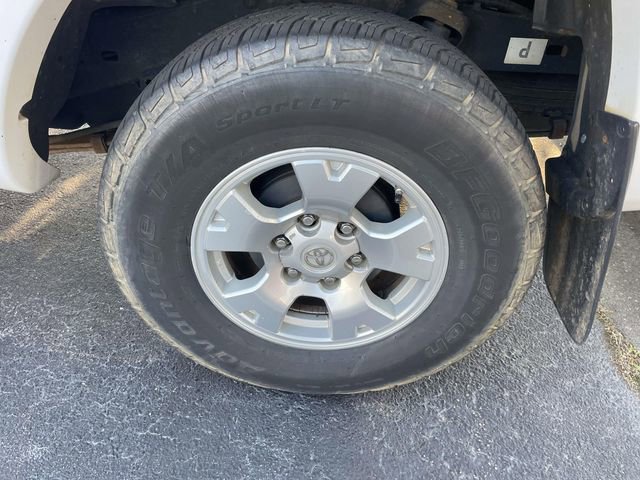 Used 2011 Toyota Tacoma PreRunner w/ SR5 Pkg #2 RWD image 9