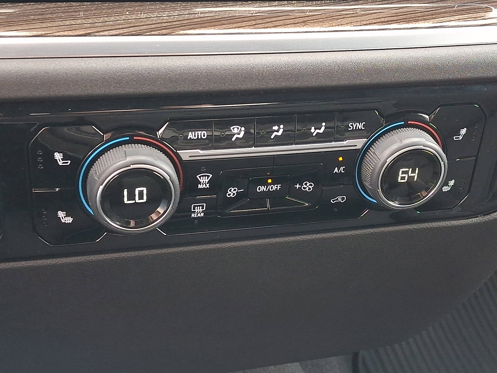 Certified 2025 Chevrolet Silverado 2500 LT w/ Convenience Package image 16
