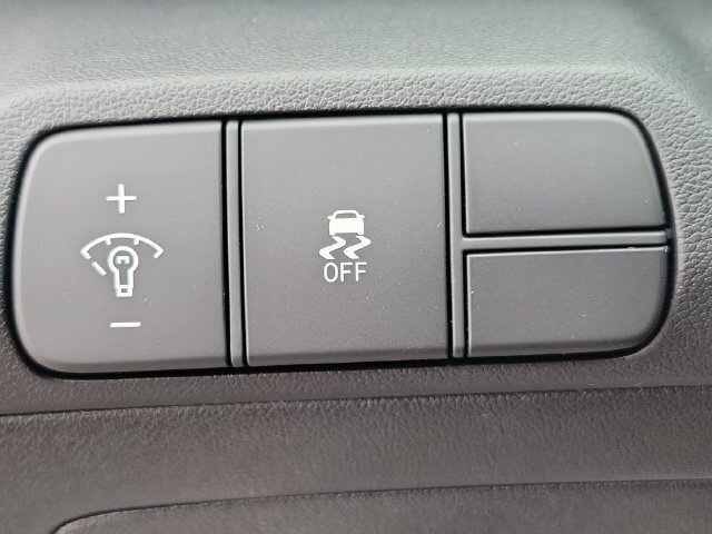 New 2026 Hyundai Elantra Sport FWD image 19