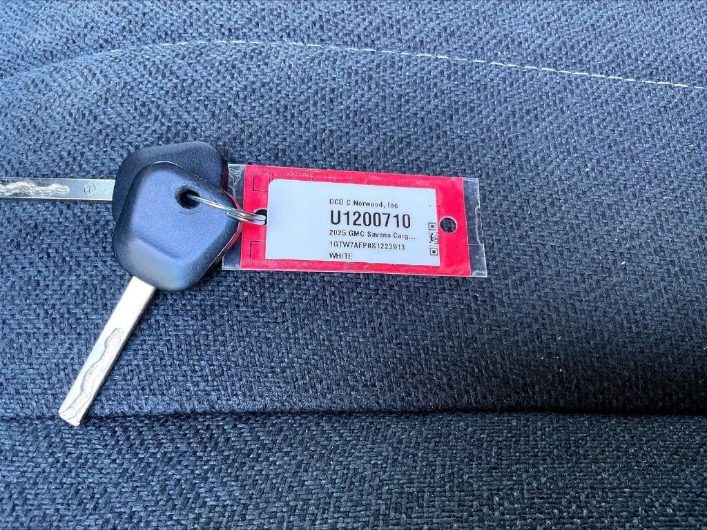 Used 2025 GMC Savana 2500 w/ Driver Convenience Package RWD image 28