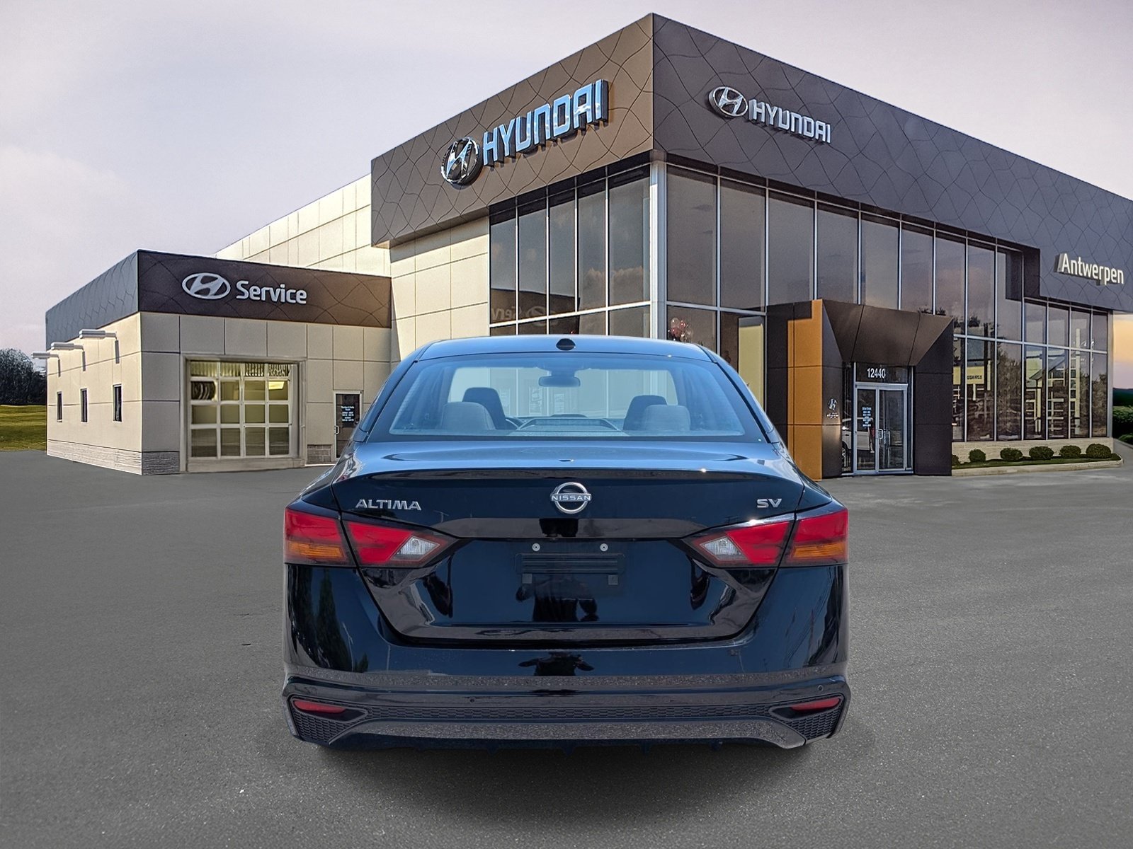 Used 2024 Nissan Altima 2.5 SV FWD image 4