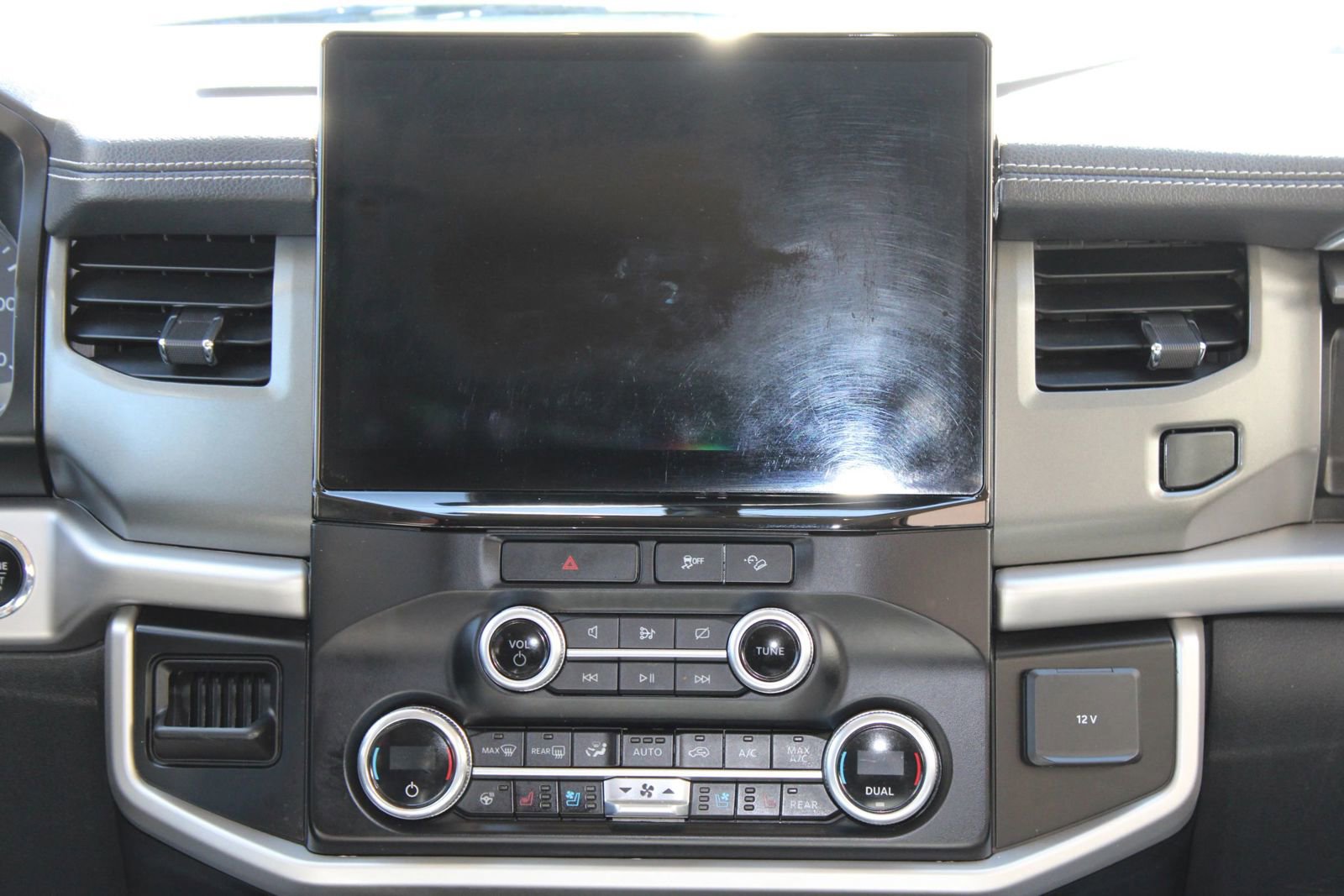 Used 2023 Ford Expedition Max XLT image 22