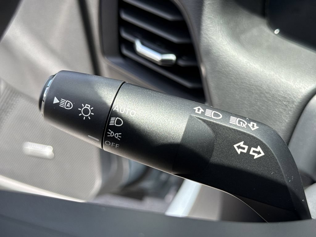 New 2026 Nissan Sentra SR w/ SR Premium Package FWD image 36