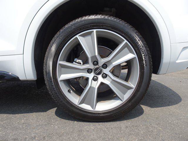 Certified 2025 Audi Q5 2.0T Premium AWD/4WD image 9