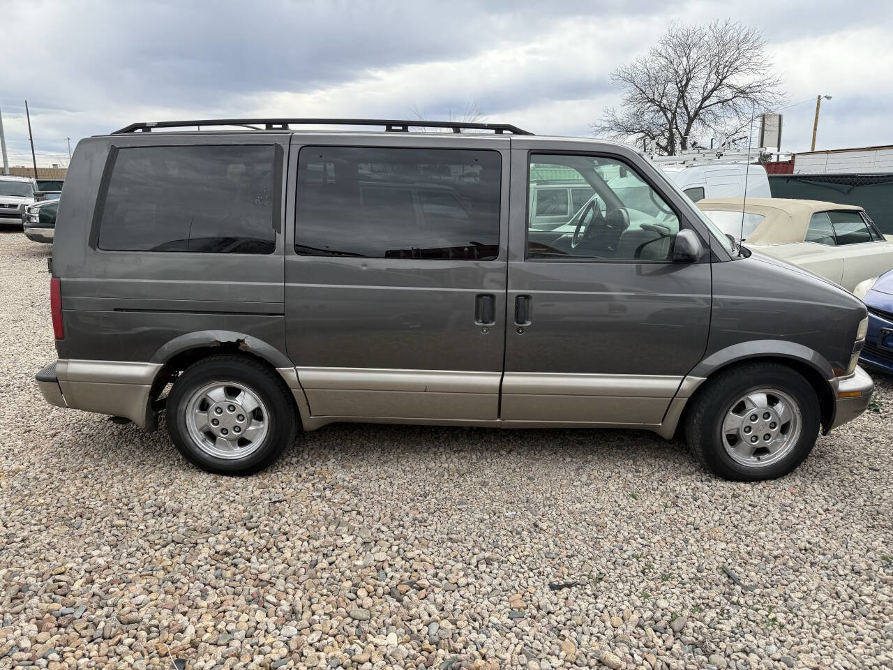 Used 2003 Chevrolet Astro Passenger AWD w/ LS Preferred Equipment Group image 2