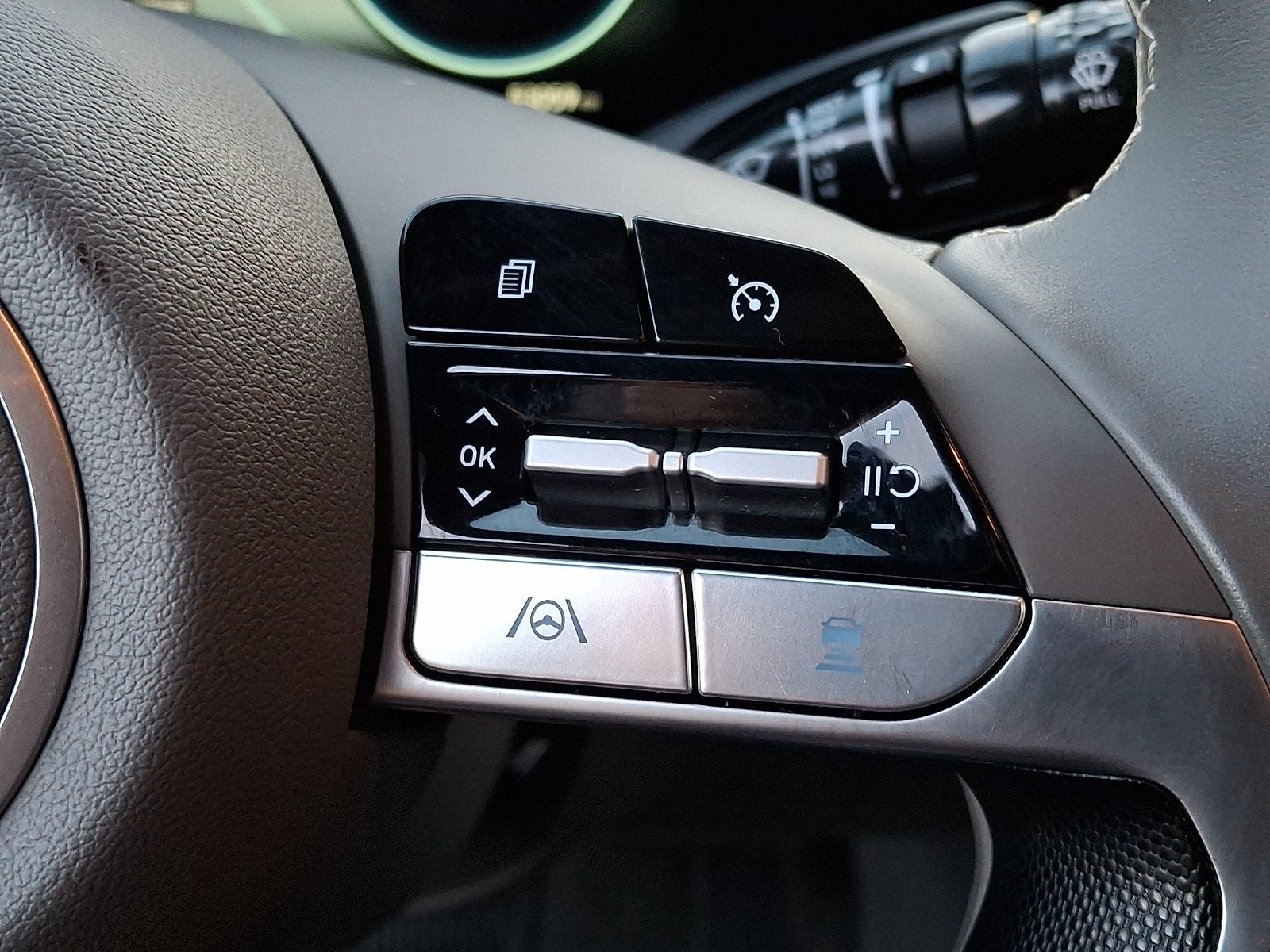 Used 2023 Hyundai Elantra SEL w/ Convenience Package FWD image 22