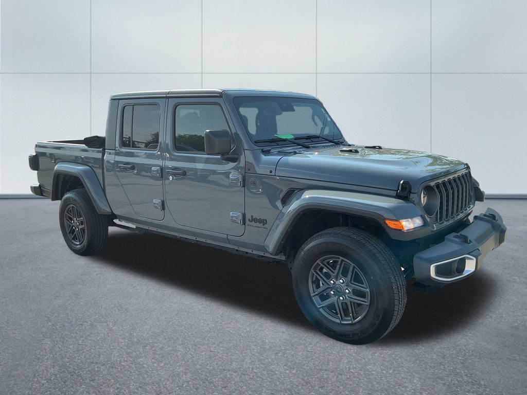 Certified 2024 Jeep Gladiator Sport AWD/4WD image 9