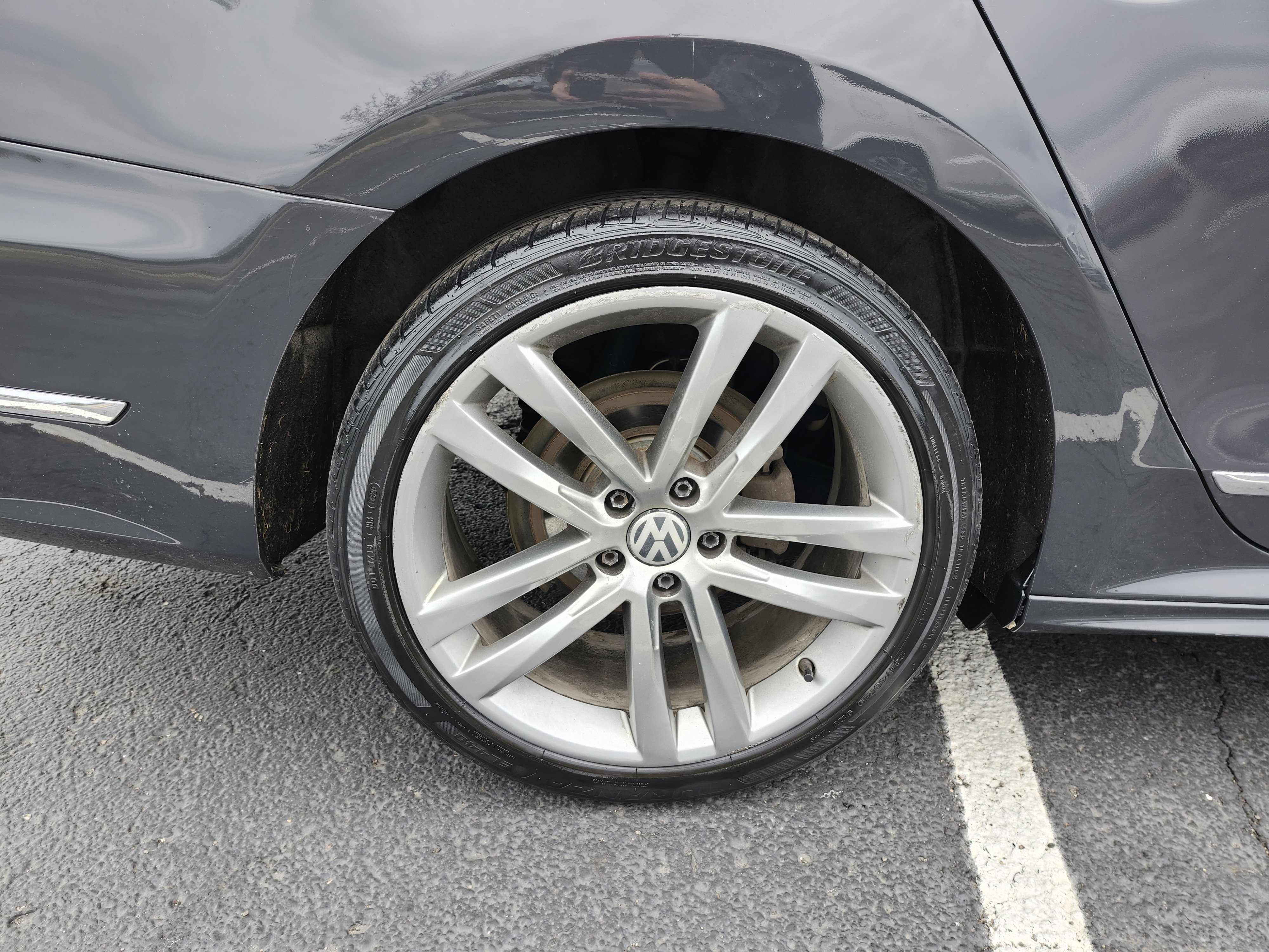 Used 2017 Volkswagen Passat 1.8T R-Line w/ R-Line Lighting Package image 9