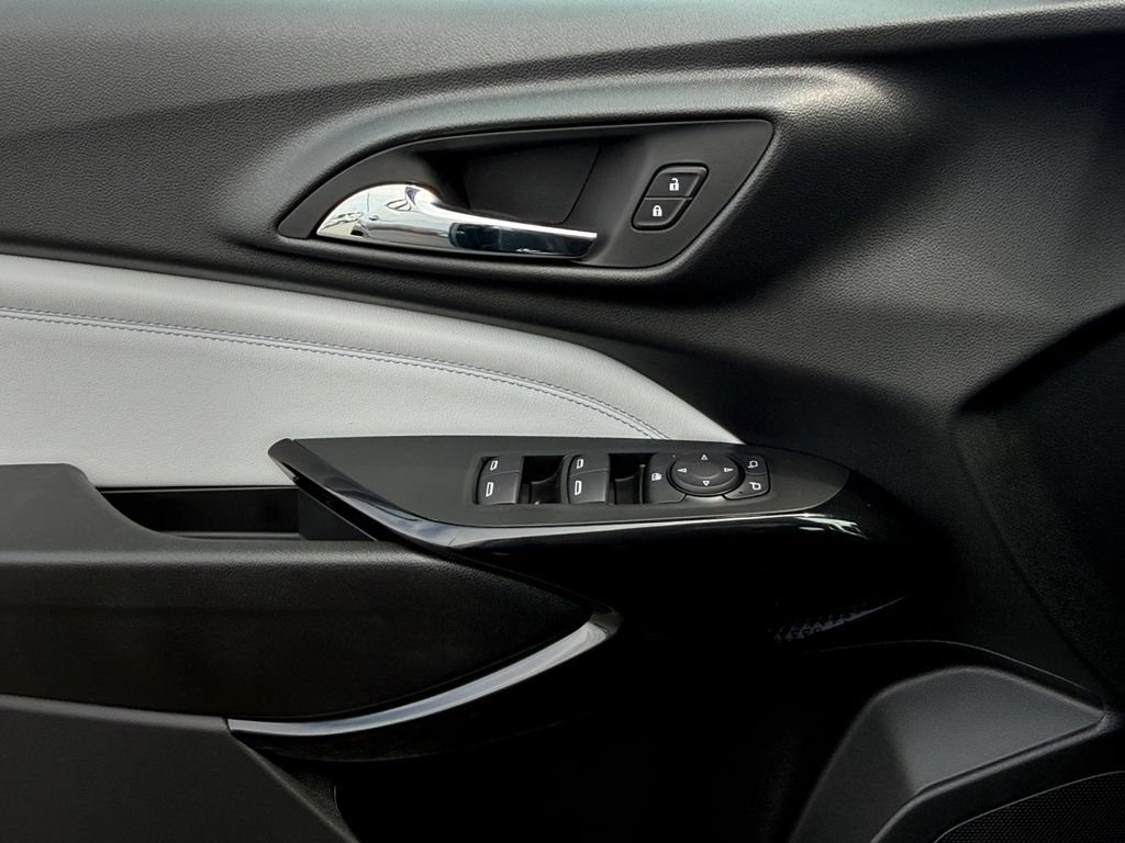 New 2026 Chevrolet Trax LT w/ Sunroof Package FWD image 11