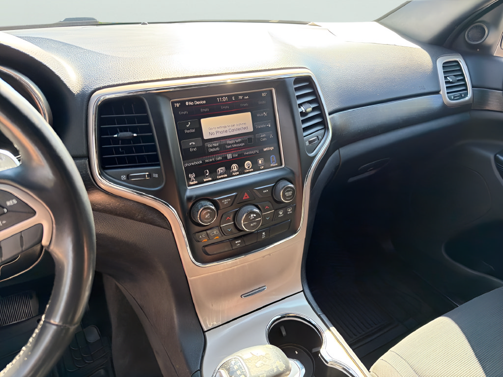 Used 2015 Jeep Grand Cherokee Laredo w/ Quick Order Package 23E RWD image 24