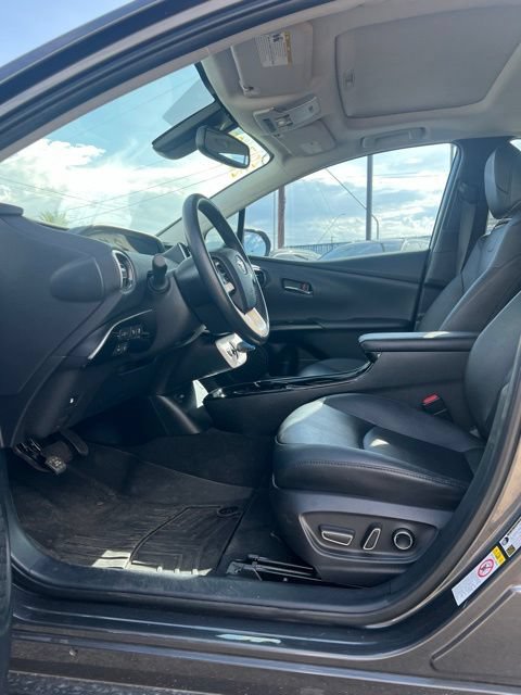 Used 2017 Toyota Prius Four w/ Advanced Technology Package FWD image 25