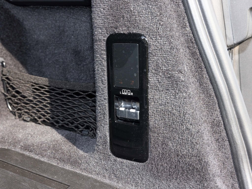 Used 2023 Land Rover Range Rover Sport SE Dynamic image 38