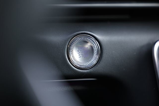 Certified 2025 Genesis GV80 3.5T Prestige image 38