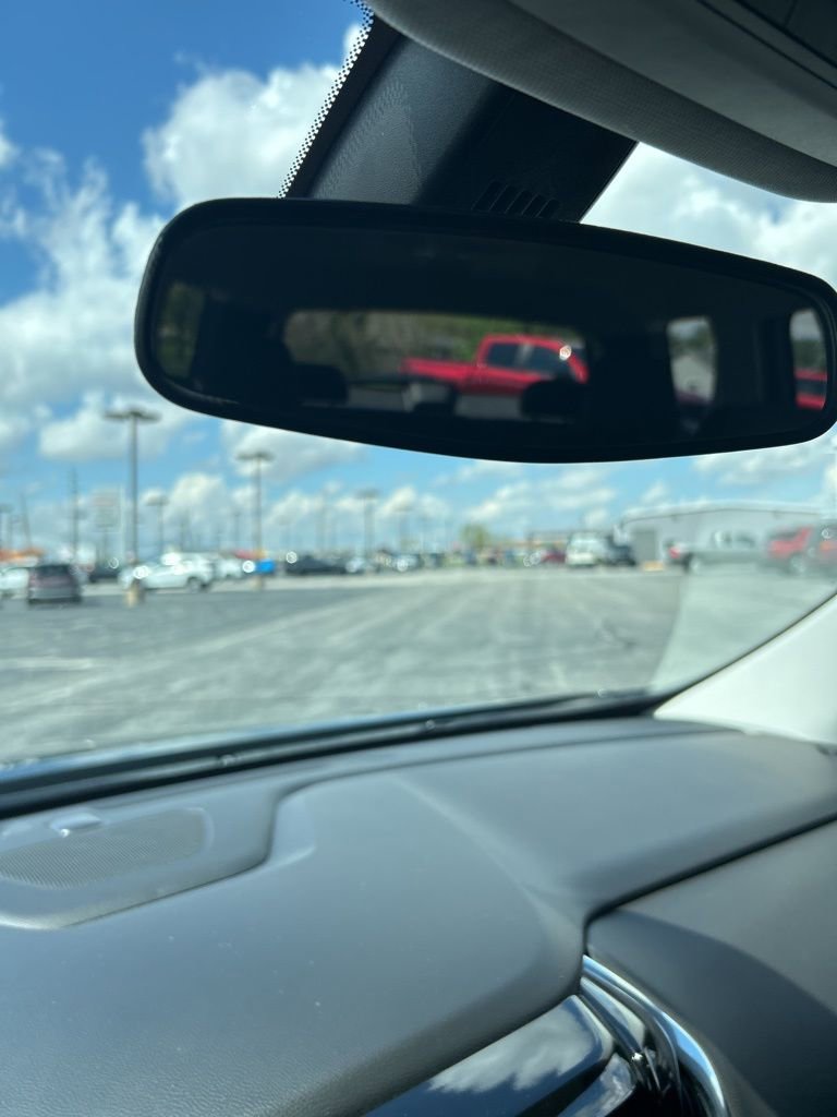 Used 2020 Chevrolet Traverse LT FWD image 44