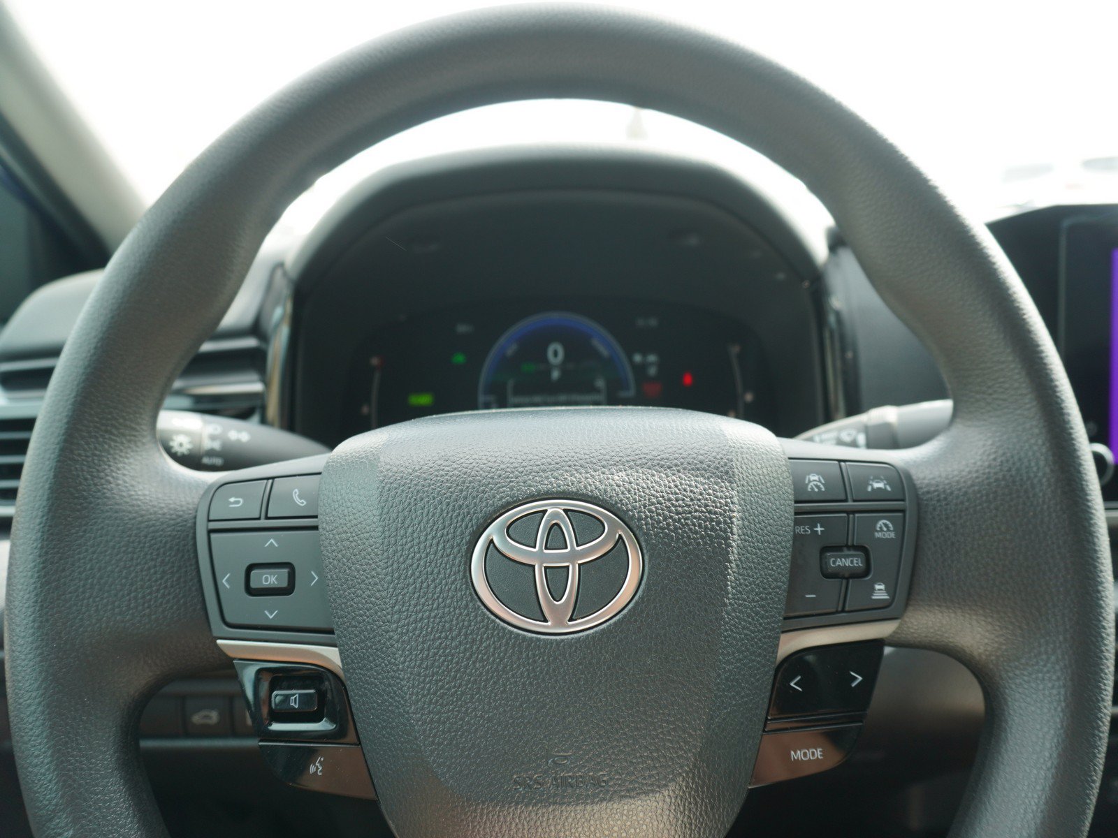 Used 2025 Toyota Camry LE w/ Convenience Package FWD image 22