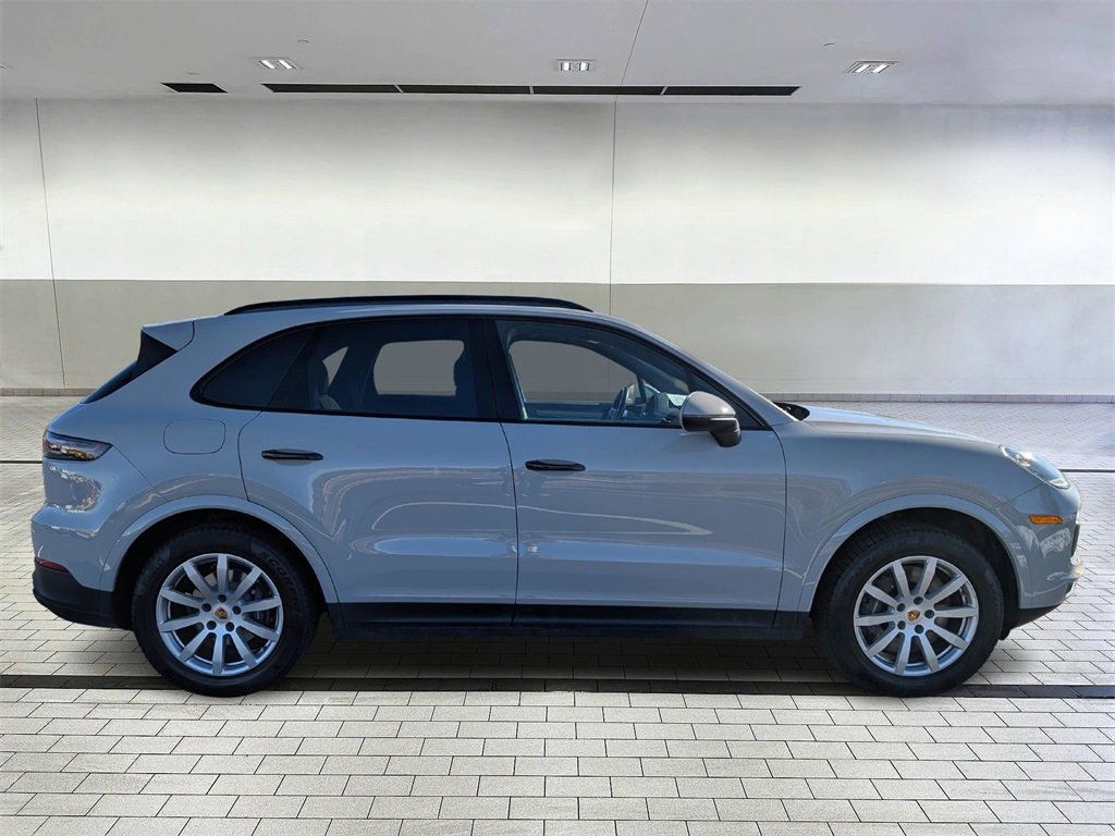 Used 2022 Porsche Cayenne Platinum Edition image 6