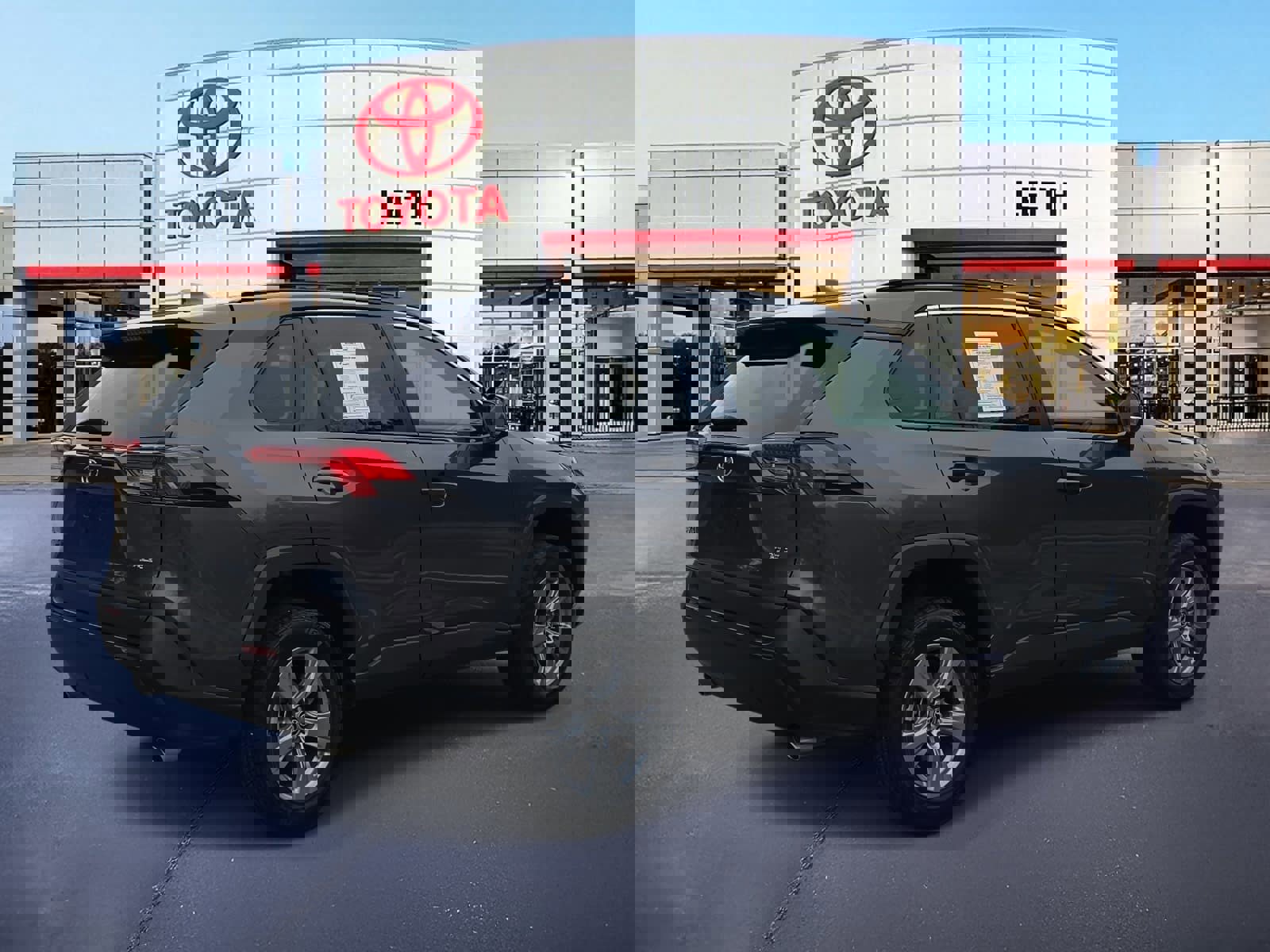 Used 2024 Toyota RAV4 XLE image 5