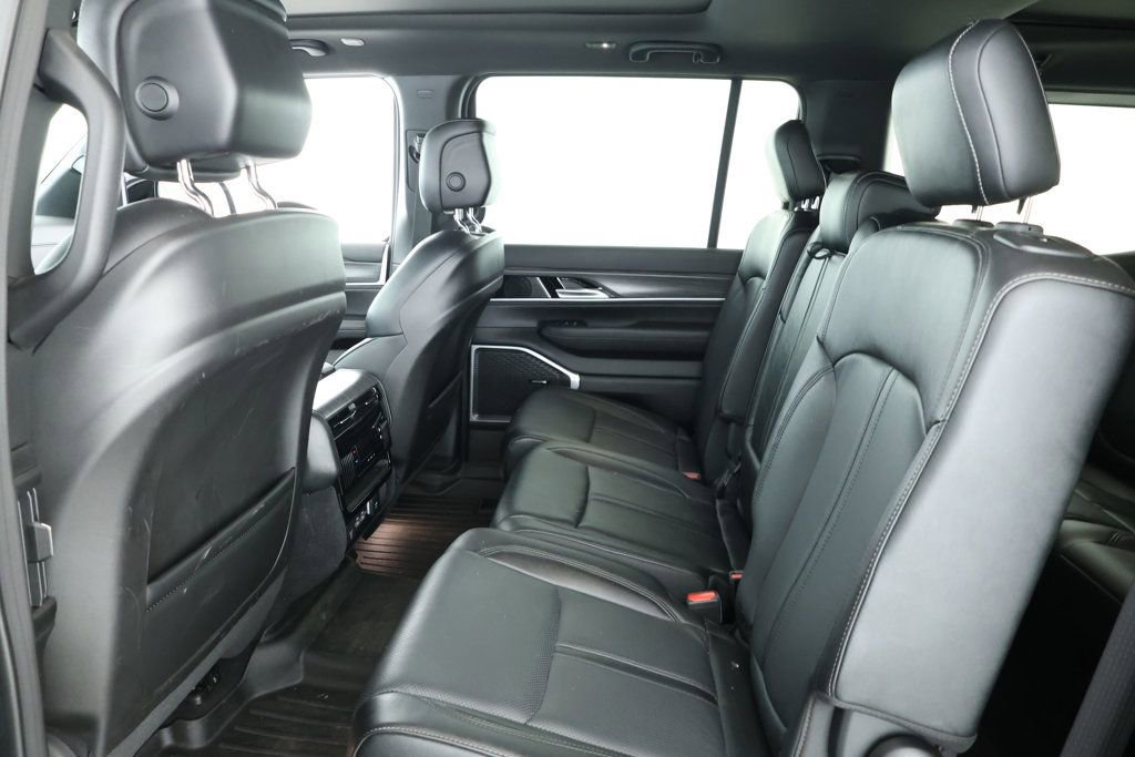 Used 2023 Jeep Wagoneer Series II w/ Premium Group I image 20