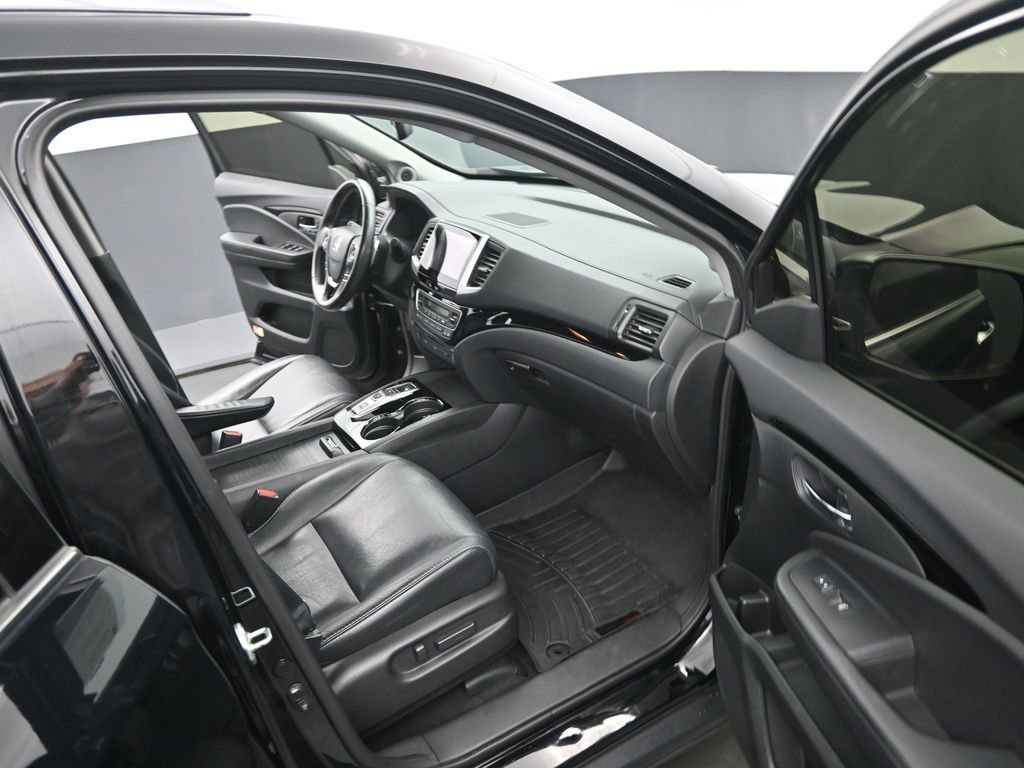 Used 2017 Honda Pilot Touring image 19