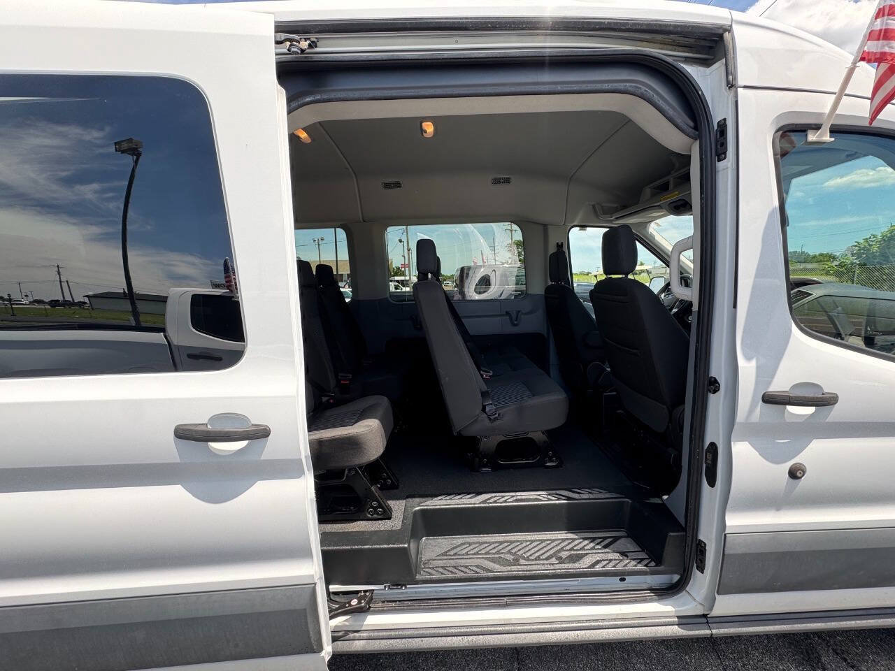 Used 2018 Ford Transit 350 XL RWD image 10