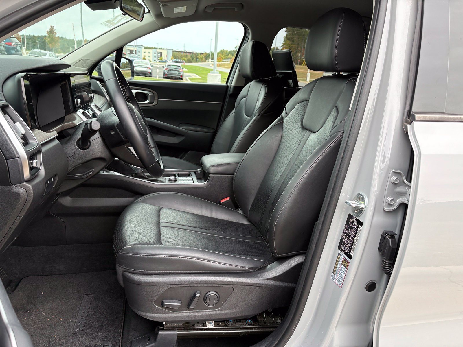 Used 2022 Kia Sorento S AWD/4WD image 28