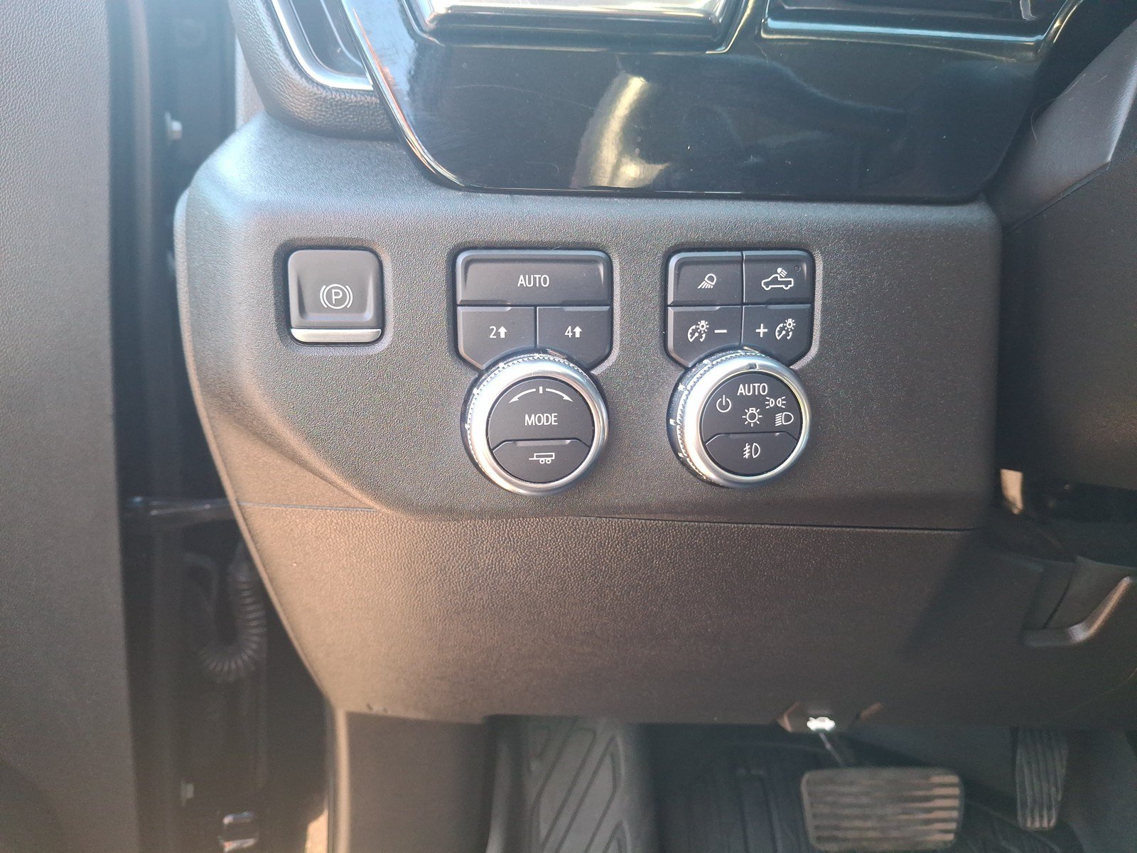 Used 2024 GMC Sierra 1500 Elevation w/ Elevation Premium Package AWD/4WD image 15