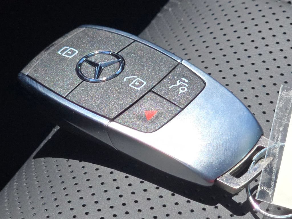 New 2026 Mercedes-Benz GLS 450 4MATIC image 40