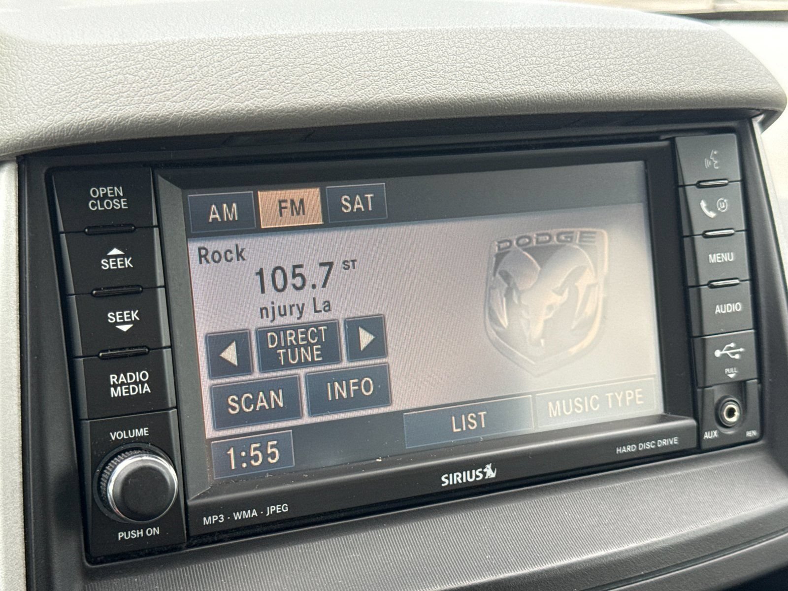 Used 2008 Dodge Grand Caravan SXT w/ Entertainment Group 2 FWD image 14