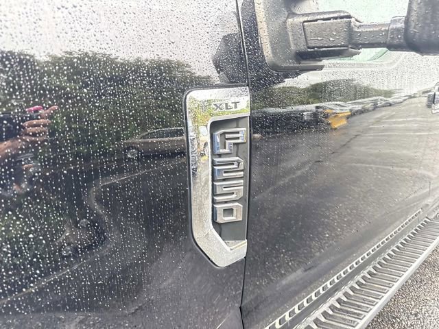 Used 2017 Ford F250 XLT w/ XLT Premium Package image 13
