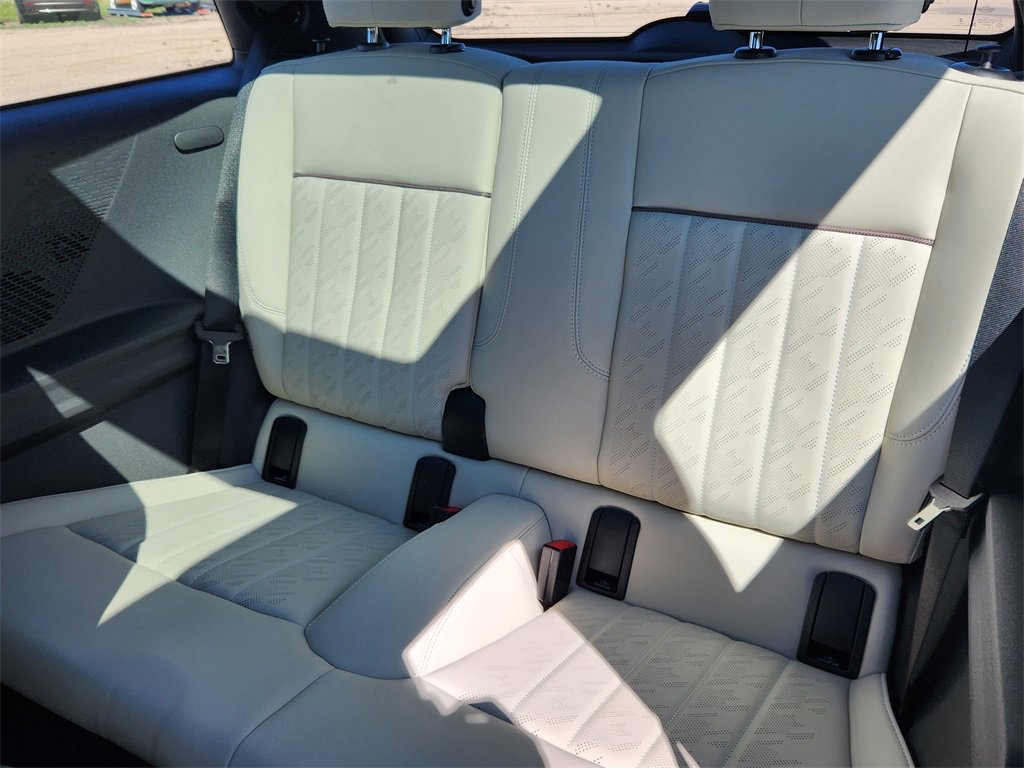 Used 2025 MINI Cooper 2-Door Hardtop image 10